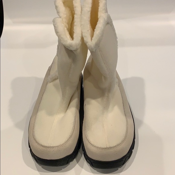 New Lands' End Ivory Sherpa Marinac Boots 7.5 - Picture 4 of 7